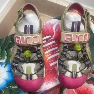 Gucci Kids Sandals in Pink and Olive